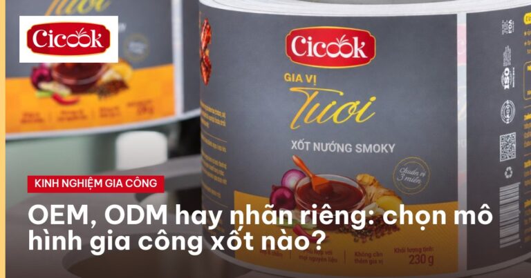 Cuộn nhãn xốt nướng trên máy dán nhãn